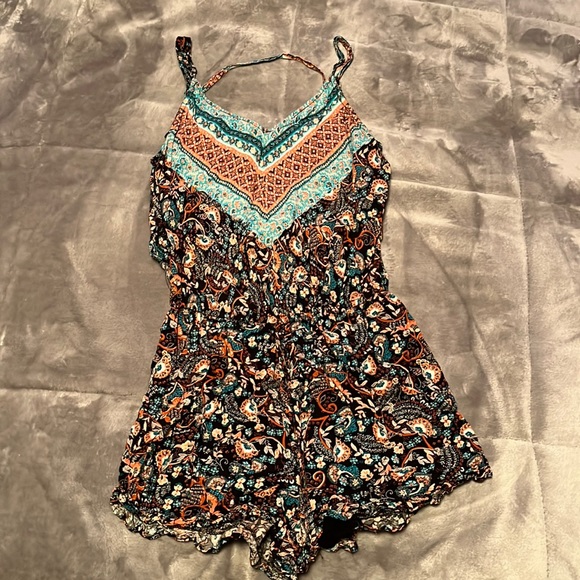Romper - Picture 1 of 4